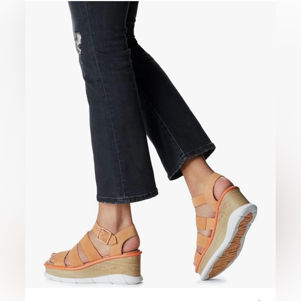 Joanie III Sorel Sandals 9.5 NEW